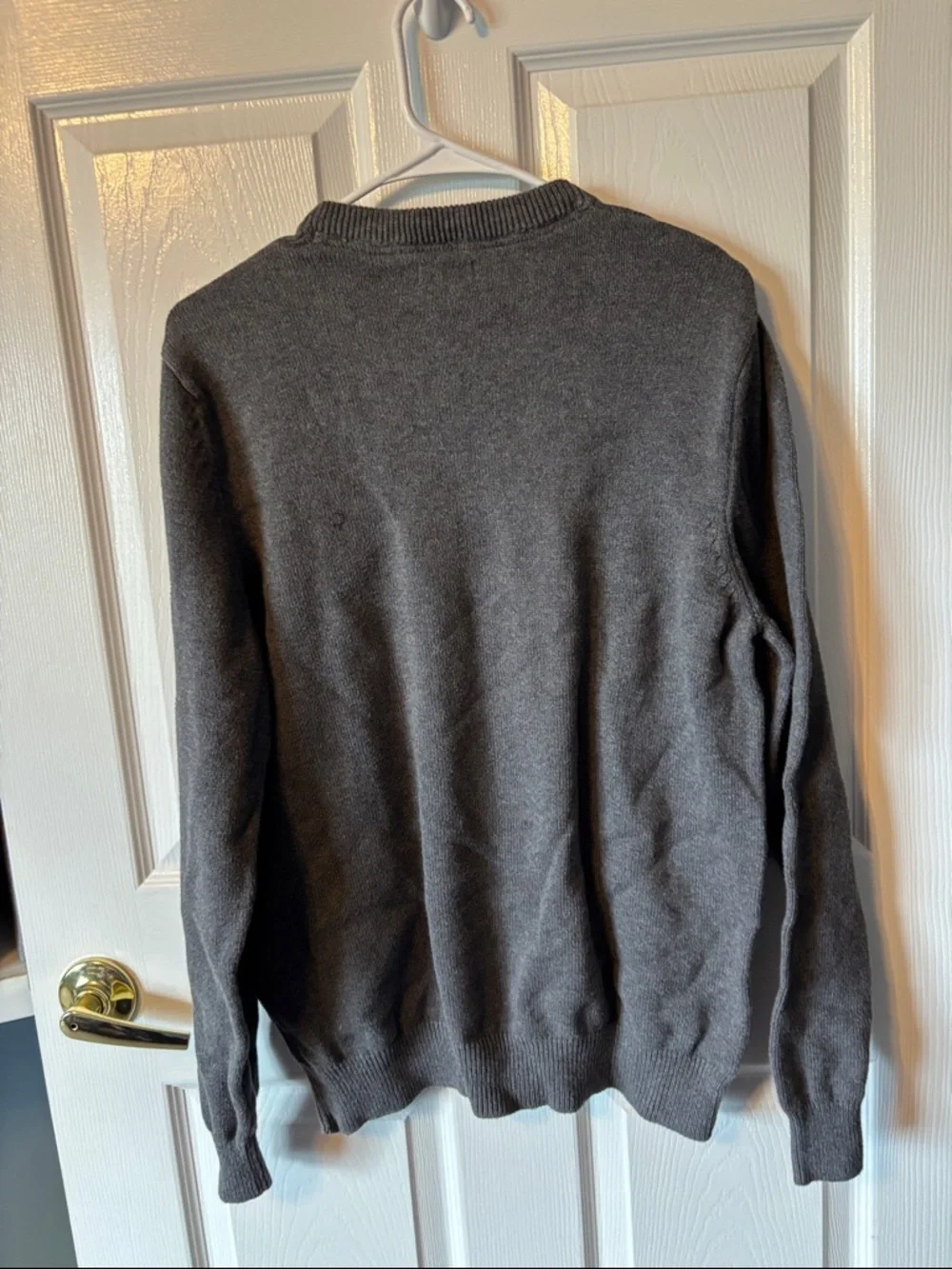 Izod Men's Charcoal Gray V-Neck Sweater